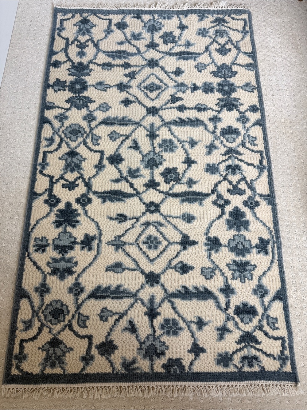 Serena & Lily Montrose Blue and Cream Floral Handknotted 3x5 Wool Rug - Picture 2 of 5